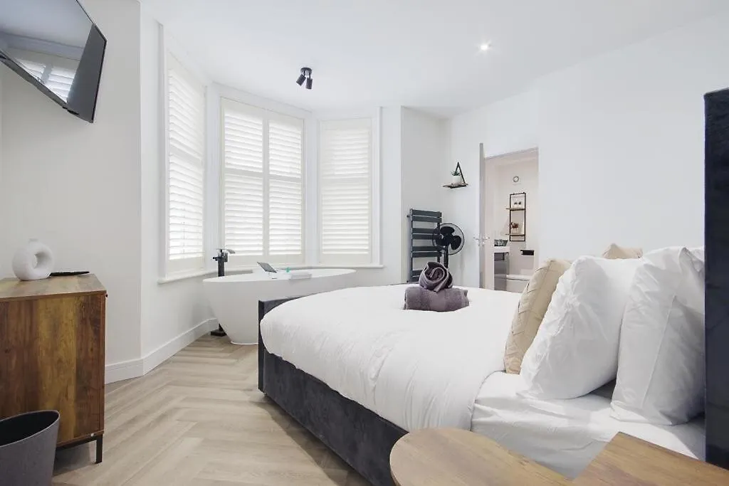 Mount Lodge Bournemouth Holiday home